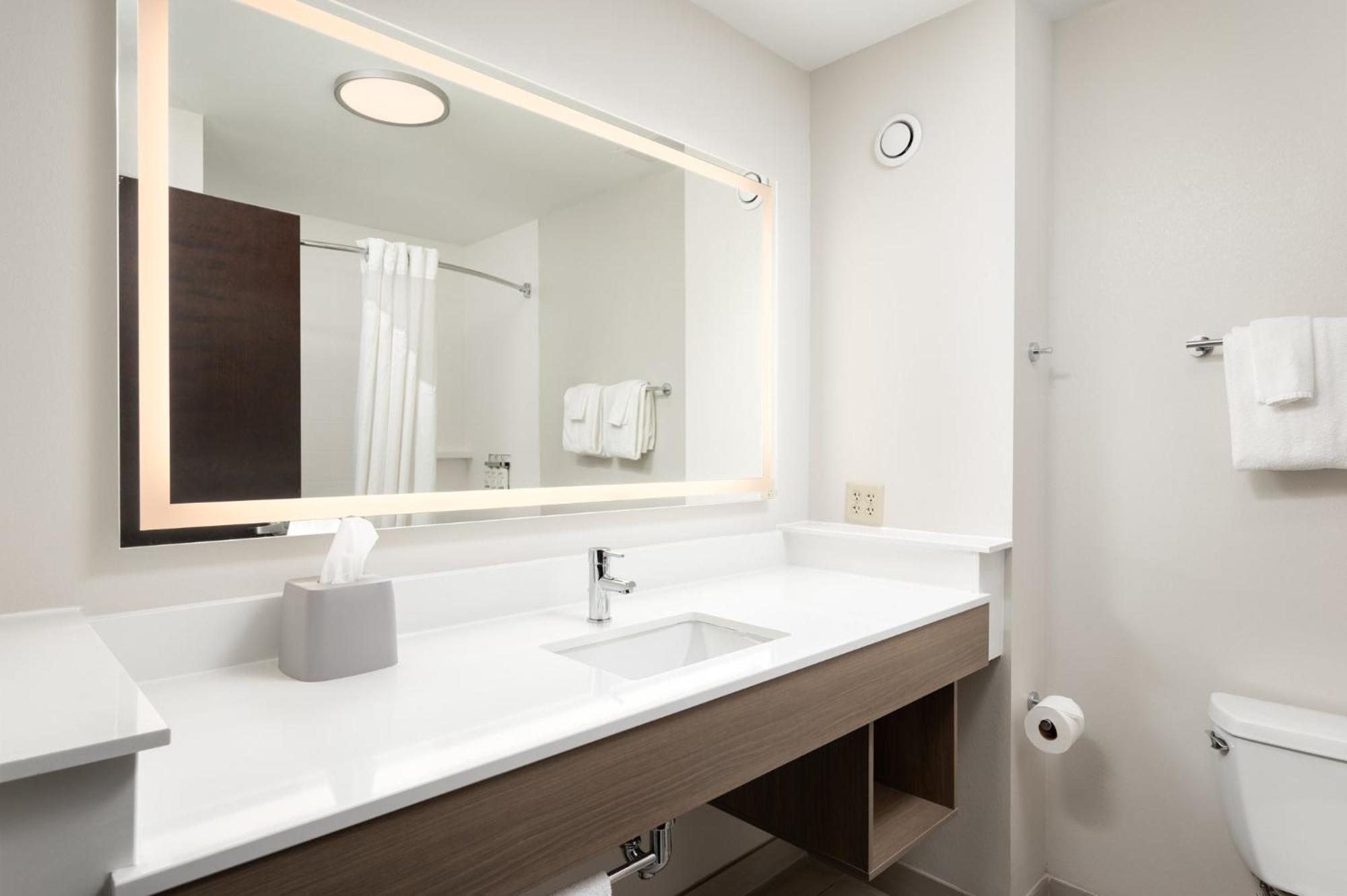 Holiday Inn Express Hotel & Suites Newport South By Ihg Zewnętrze zdjęcie